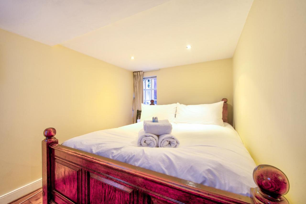 Apartamento Famous House, 1 Minute From Edinburgh Castle Exterior foto