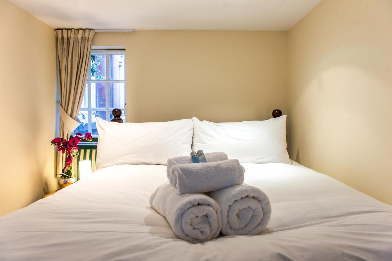 Apartamento Famous House, 1 Minute From Edinburgh Castle Exterior foto