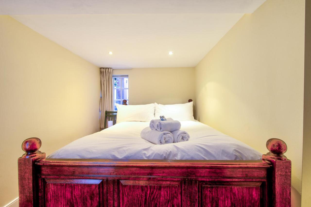 Apartamento Famous House, 1 Minute From Edinburgh Castle Exterior foto